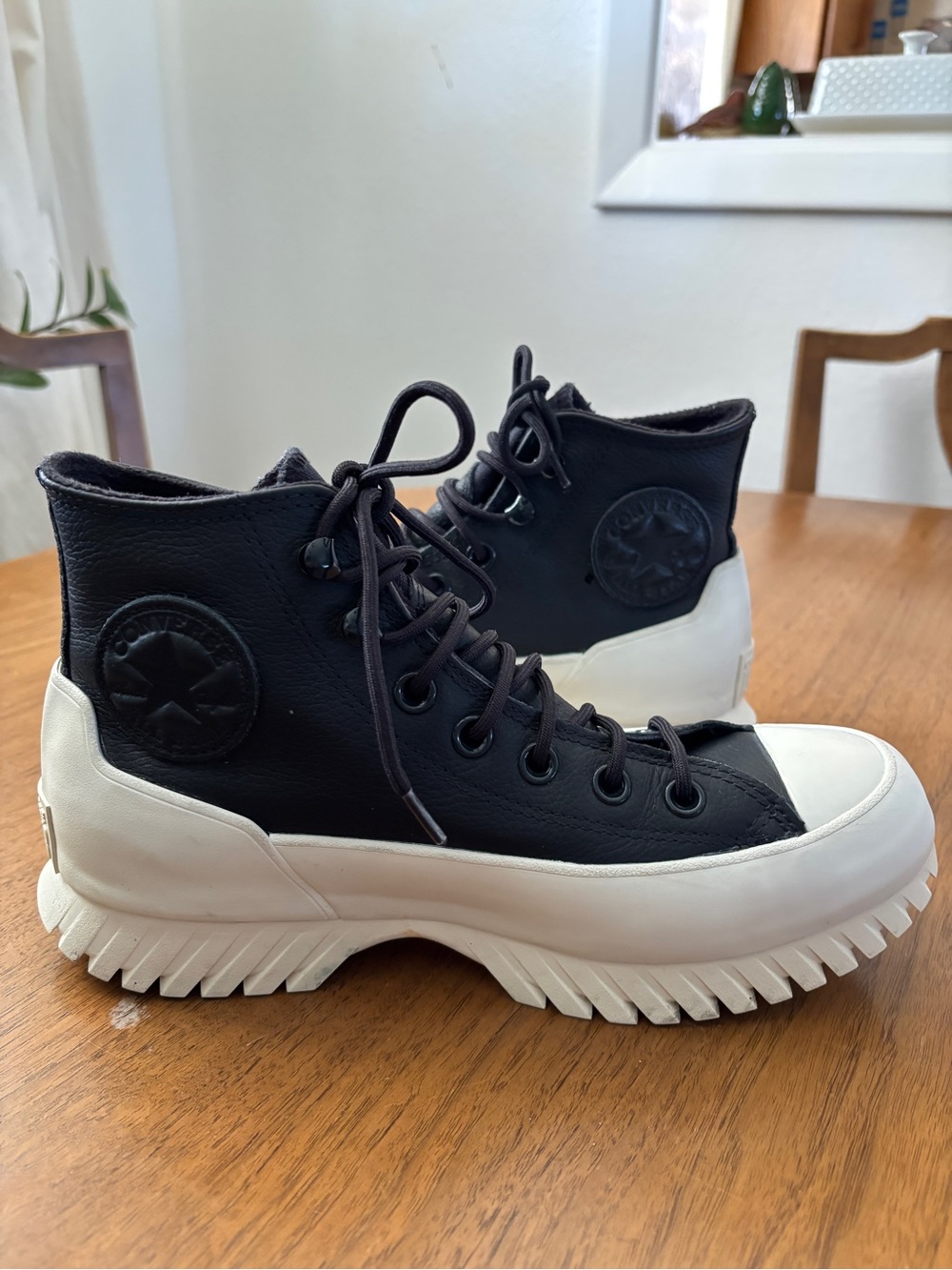 Converse Black & White leather High-Top Lug Sole Sneakers